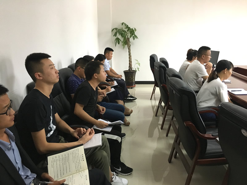 貫徹會議精神 做好金融工作  -------市龍江城鄉發展集團公司學習貫徹全市金融工作會議精神