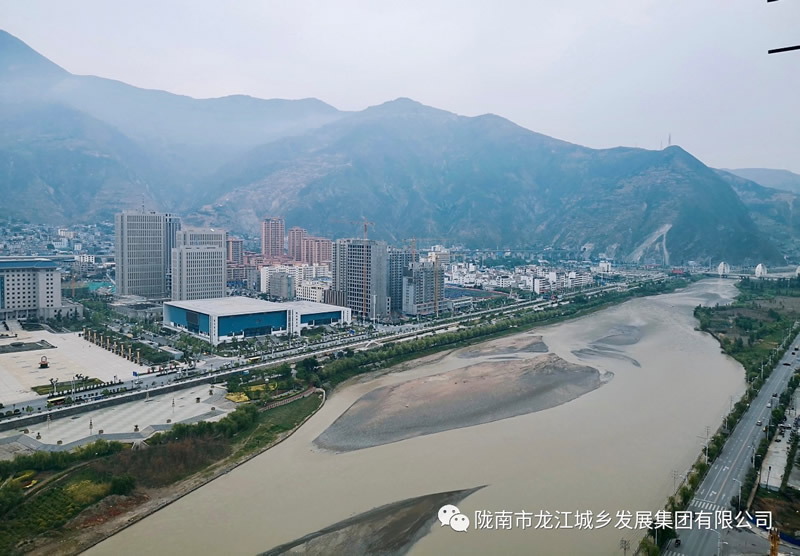 匠心傾注、喜封金頂——龍江?雙子座商住小區主體順利封頂