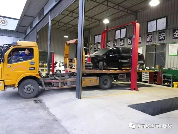 金錘鈑金，銀槍噴漆！龍江汽修值得信賴！