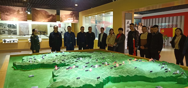 市龍江集團開展“不忘初心、牢記使命”主題黨日活動