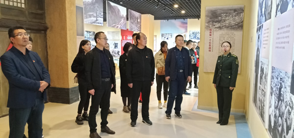 市龍江集團開展“不忘初心、牢記使命”主題黨日活動