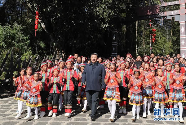 習近平春節前夕赴云南看望慰問各族干部群眾  向全國各族人民致以美好的新春祝福  祝各族人民生活越來越好祝祖國欣欣向榮