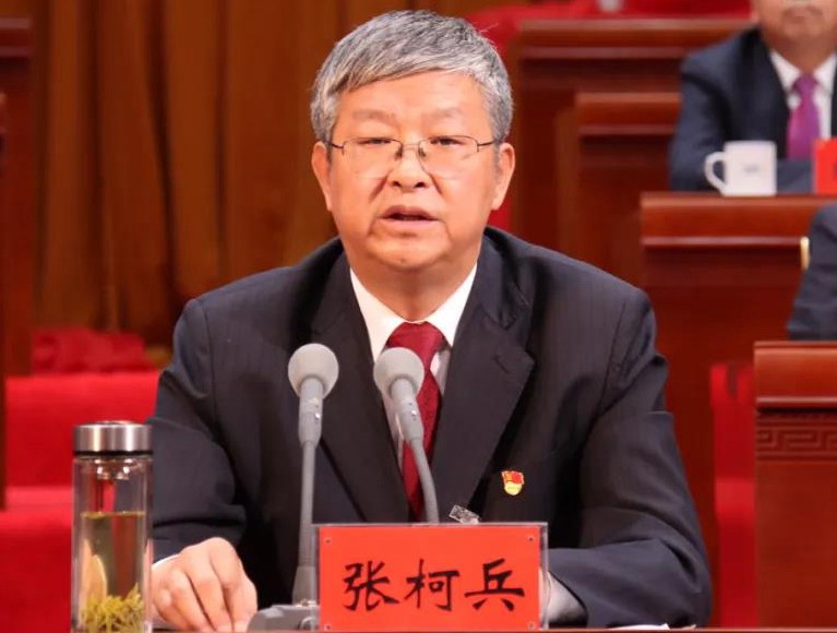全市“兩優一先”表彰大會隆重召開